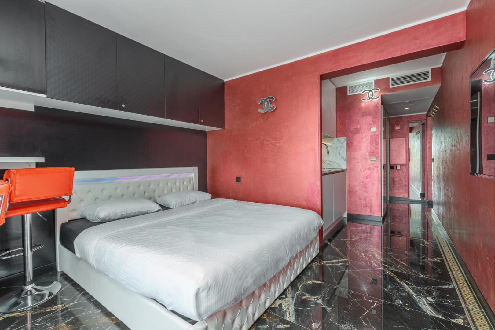Luxury Studio Renovated 2024 With Free Parking Босолей Экстерьер фото